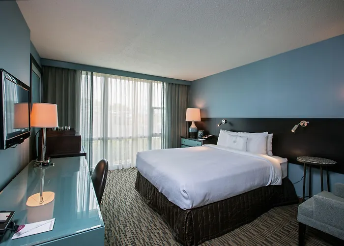 Hotel Crowne Plaza Glen Ellyn/lombard By Ihg 4*
