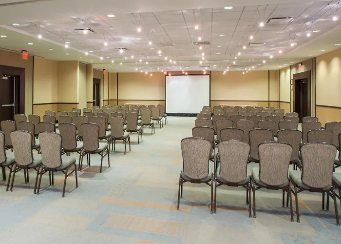 Crowne Plaza Glen Ellyn/lombard By Ihg Hotel Glen Ellyn