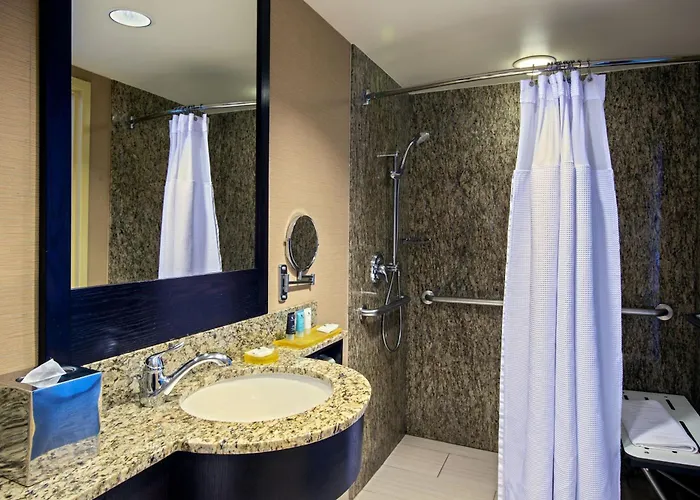 Crowne Plaza Glen Ellyn/lombard By Ihg Hotel Glen Ellyn