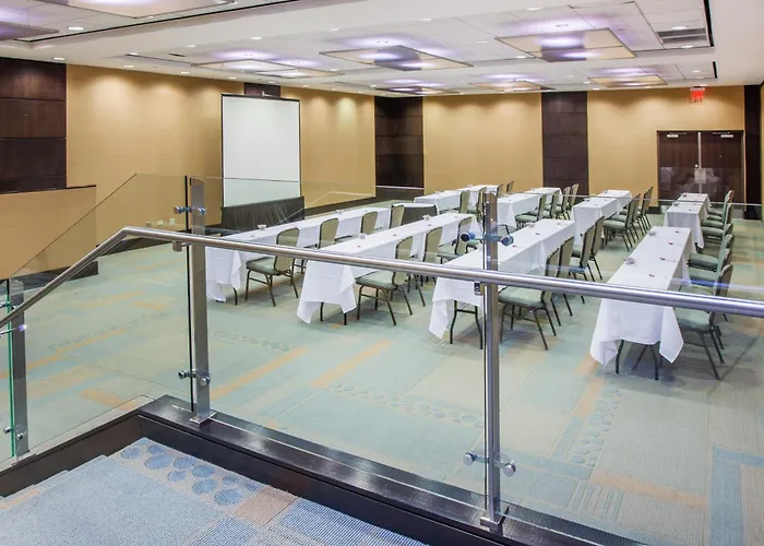 Crowne Plaza Glen Ellyn/lombard By Ihg 4*