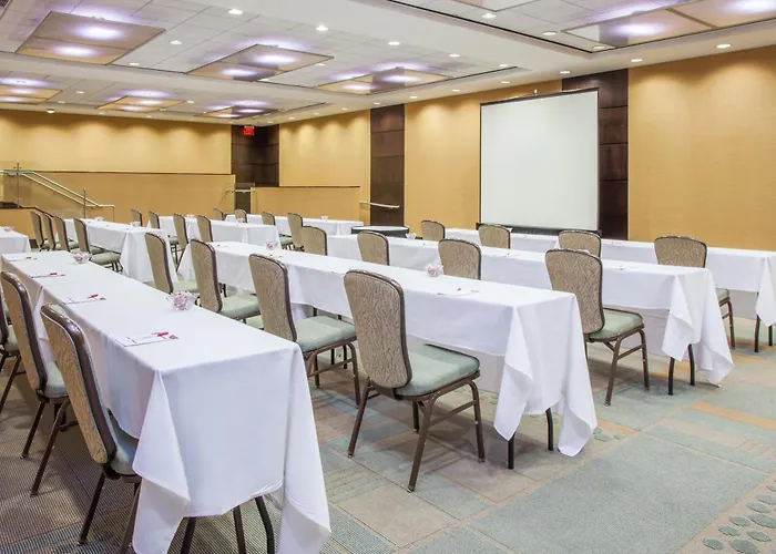 Hotel Crowne Plaza Glen Ellyn/lombard By Ihg Glen Ellyn