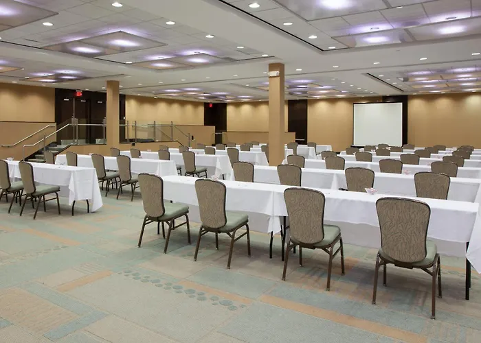 Hotel Crowne Plaza Glen Ellyn/lombard By Ihg Glen Ellyn