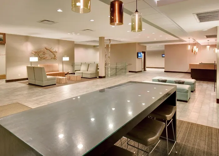 Crowne Plaza Glen Ellyn/lombard By Ihg Hotel Glen Ellyn