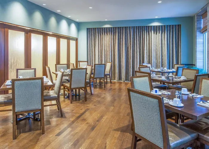Crowne Plaza Glen Ellyn/lombard By Ihg Hotel Glen Ellyn