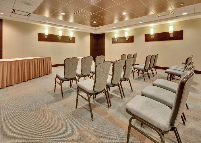 Crowne Plaza Glen Ellyn/lombard By Ihg Hotel