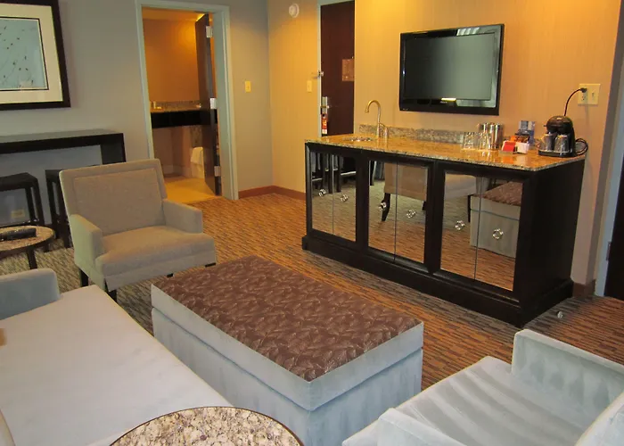Crowne Plaza Glen Ellyn/lombard By Ihg Hotel Glen Ellyn