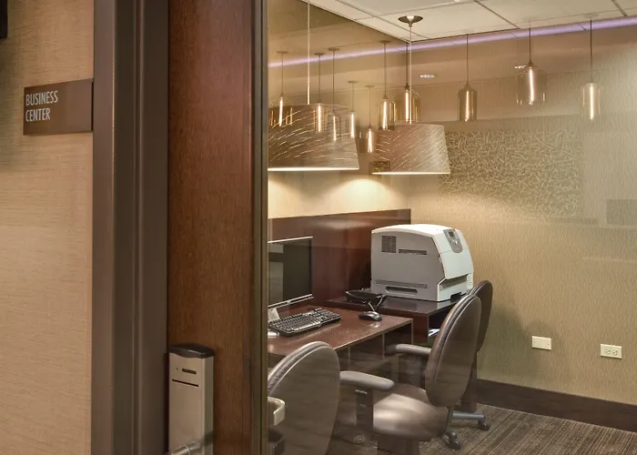 Crowne Plaza Glen Ellyn/lombard By Ihg Hotel