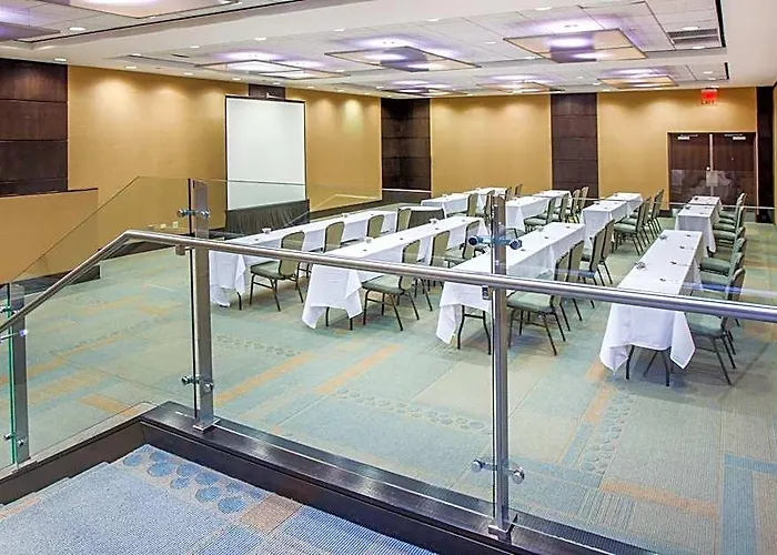 Crowne Plaza Glen Ellyn/lombard By Ihg 4*