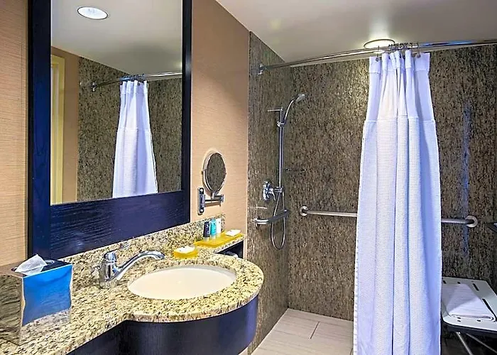 Crowne Plaza Glen Ellyn/lombard By Ihg Hotel